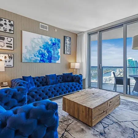 The Ultimate Resort - Beachfront 2 Bedroom Apartment With Direct Ocean View, Rooftop Pool, Hot Tub And Gym